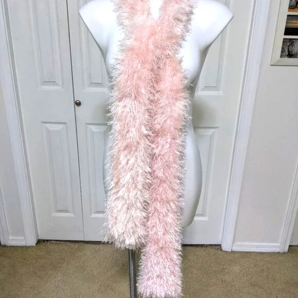NWOT Handmade Pale Pink Eyelash Knitted Oblong Scarf - Picture 3 of 10